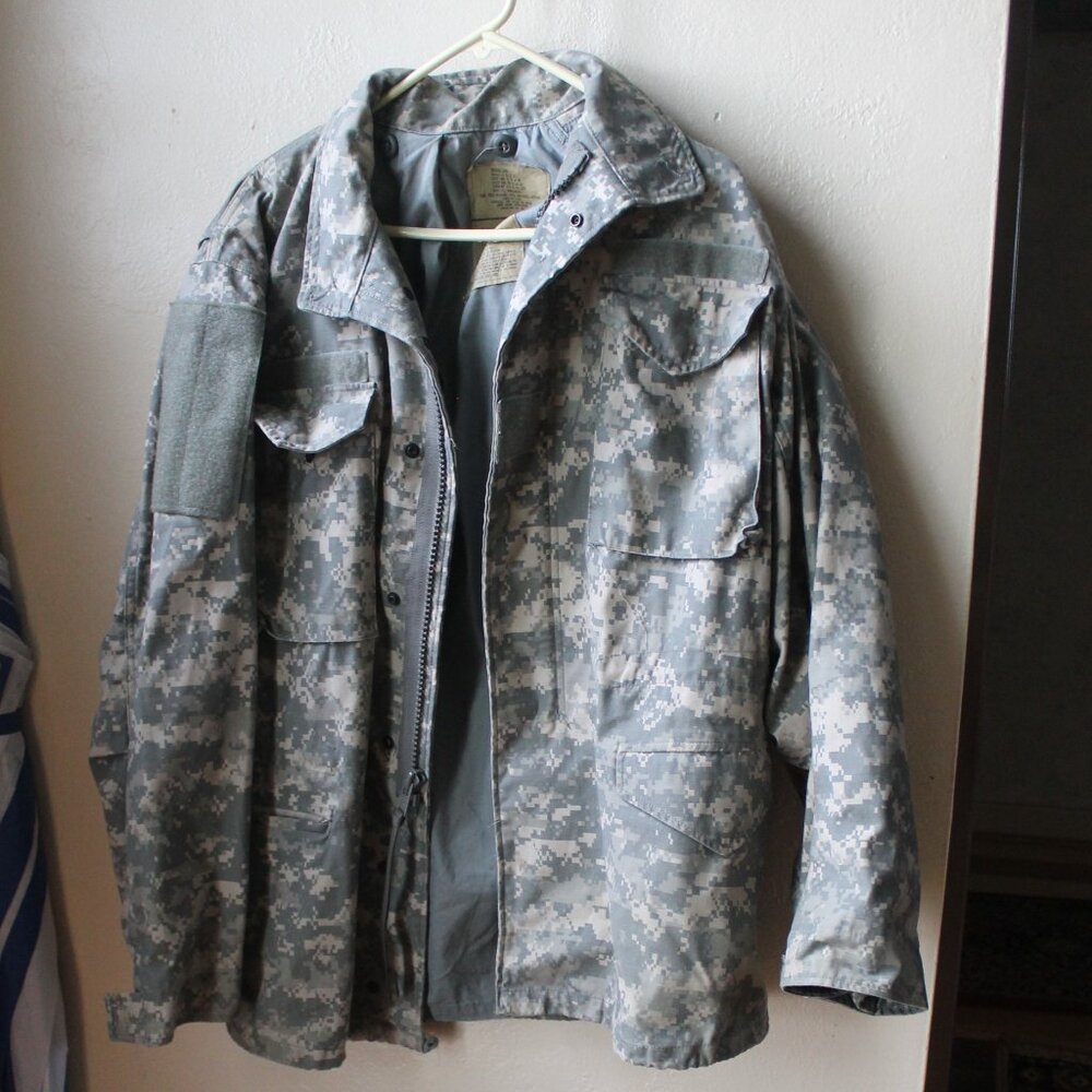 US Army Military Medium Long Coat Cold Weather Field Universal Pattern Digital
